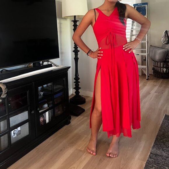 RED LONG LYRICAL DRESS - Picture 4 of 5